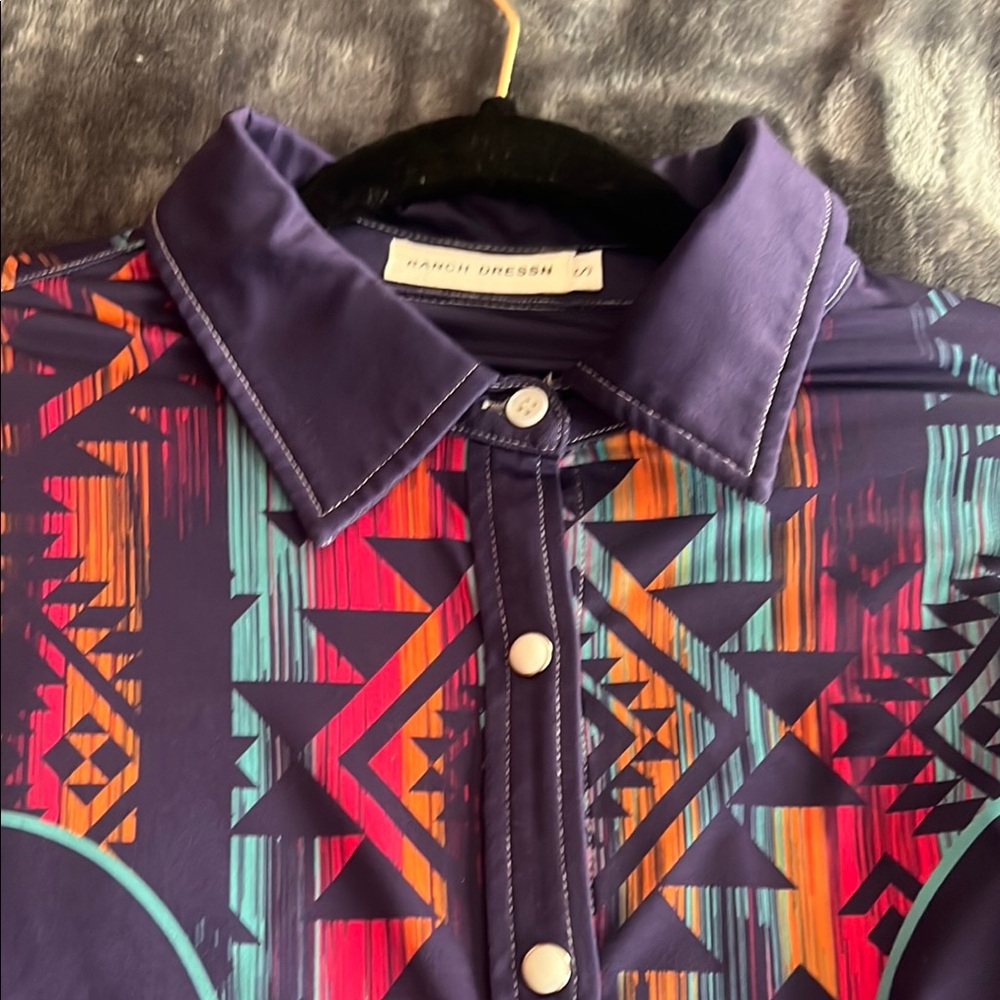 Ranch Dress’n Cowgirl pullover size small